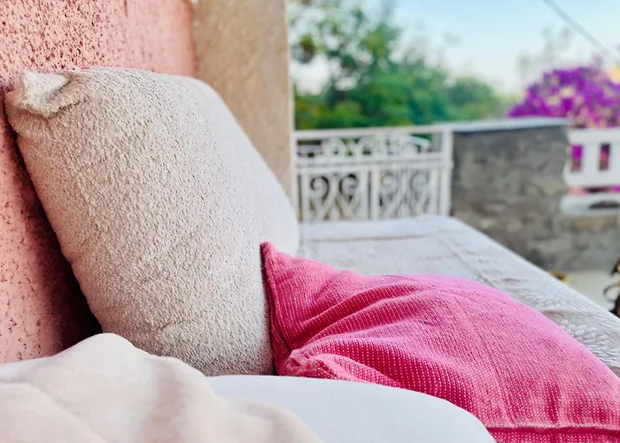 Rose Boho House, Kea,